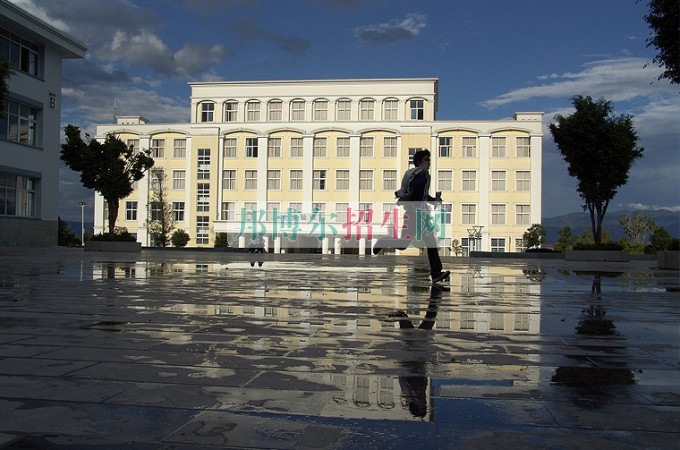 云南建設(shè)學(xué)校016年報(bào)名條件、招生對(duì)象