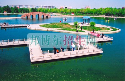 新疆財經(jīng)大學商務(wù)學院招生辦聯(lián)系電話