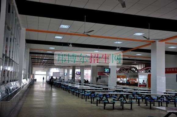 湖南商務(wù)職業(yè)技術(shù)學(xué)院宿舍條件、住宿好嗎、寢室情況