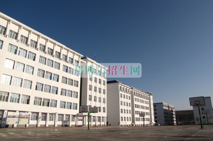 新疆天山職業(yè)技術學院是幾專