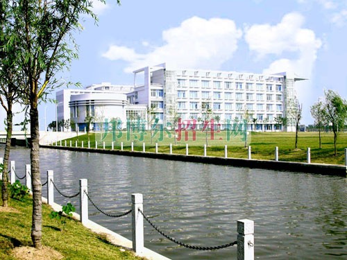 上海金融學(xué)院招生辦聯(lián)系電話(huà)