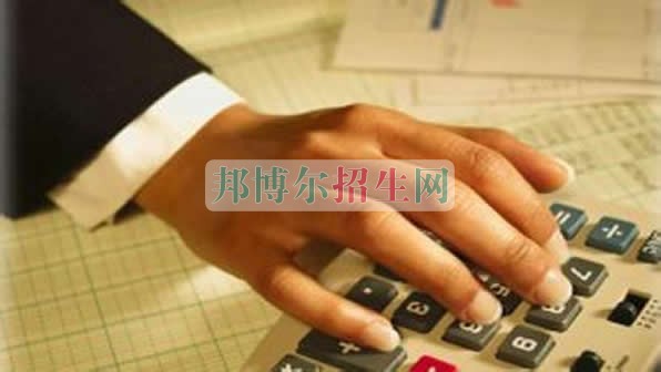 女生學財務(wù)管理有前途嗎