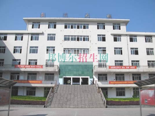 高中畢業(yè)學計算機多媒體技術(shù)