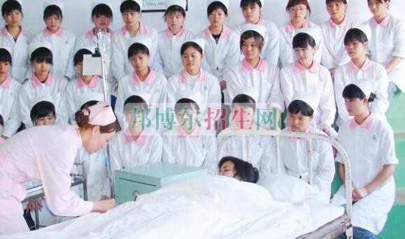  初中畢業(yè)能上護理嗎  