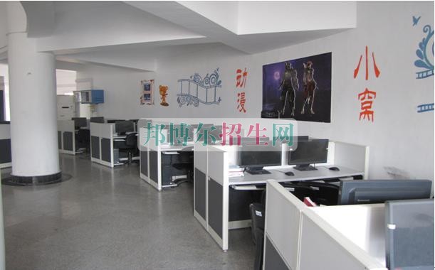 高中生讀動漫設(shè)計(jì)與制作好嗎