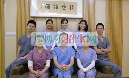 以口腔醫(yī)學(xué)為王牌的大專(zhuān)學(xué)校有哪些