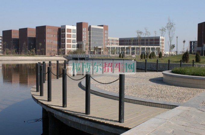 女生學(xué)動漫設(shè)計(jì)與制作