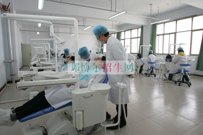 口腔醫(yī)學就業(yè)前景怎么樣