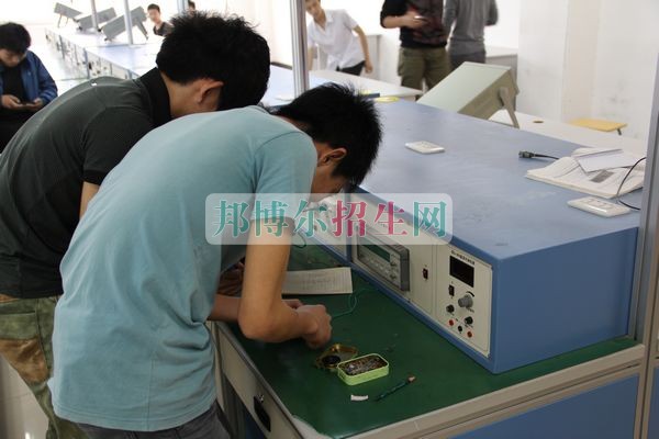 男生讀應用電子技術(shù)好嗎