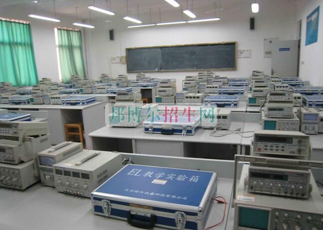 男生讀應用電子技術(shù)怎么樣