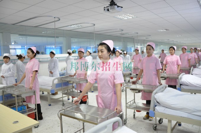 成都有護理的大專大學(xué)