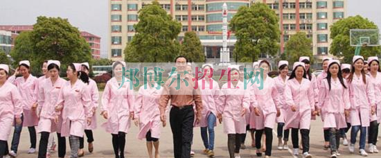 成都內(nèi)高級護(hù)理好的大專排名