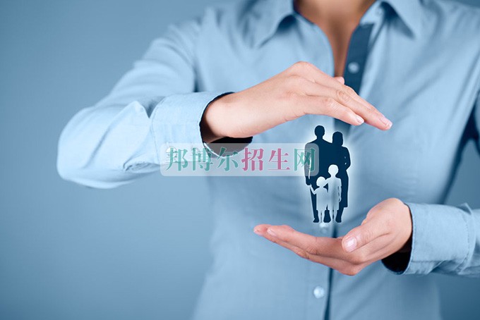 成都初中生讀保險實務好嗎