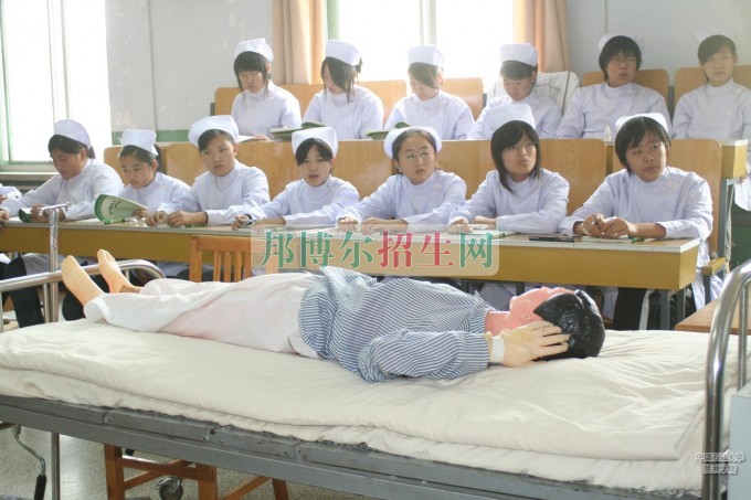 成都涉外護理比較好的大專學(xué)校