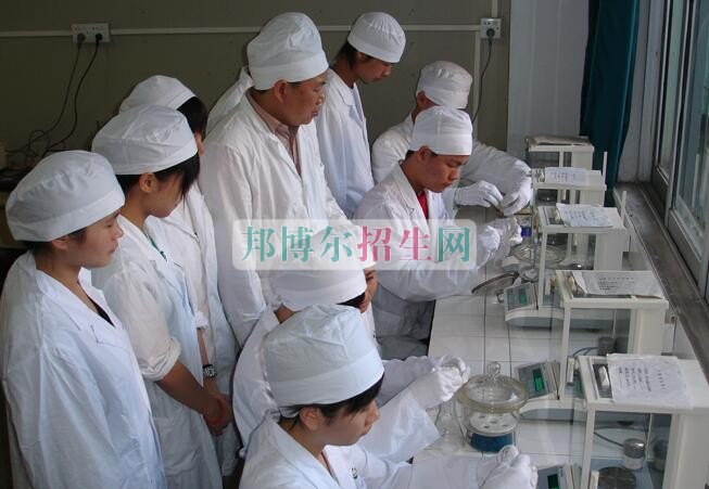 成都內比較好的藥劑專業(yè)大專學校