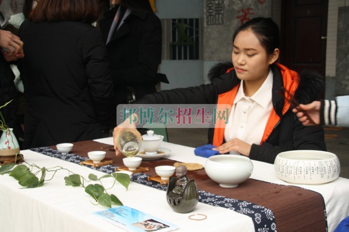 天府新區(qū)成人中等專業(yè)學(xué)校“美好新區(qū)，千年廣都”