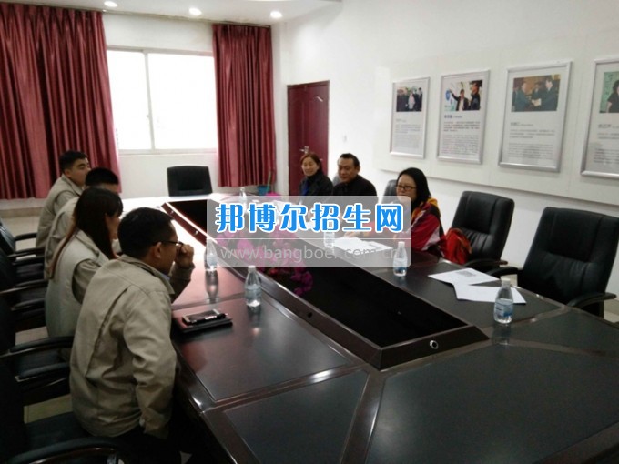 四川省樂(lè)山市第一職業(yè)高級(jí)中學(xué)機(jī)械專(zhuān)業(yè)赴重慶知名企業(yè)調(diào)研