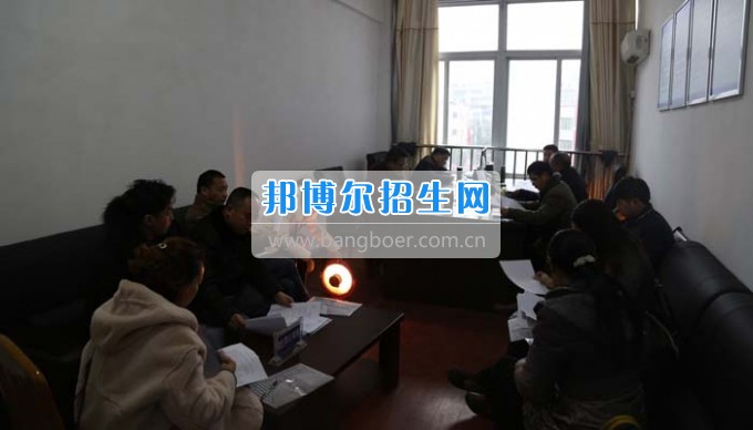 四川省古藺縣職業(yè)高級中學(xué)校集智匯力，全力推進依法治校