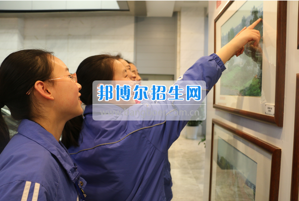 成都市洞子口職業(yè)高級(jí)中學(xué)舉行“成都，因我更美麗”主題開學(xué)典禮