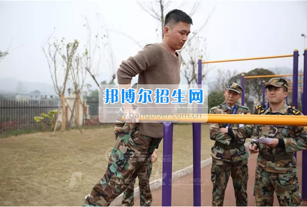 川航等5家航空公司165名安全員齊聚成都航空旅游職業(yè)學(xué)校，打造一流空中安全衛(wèi)士