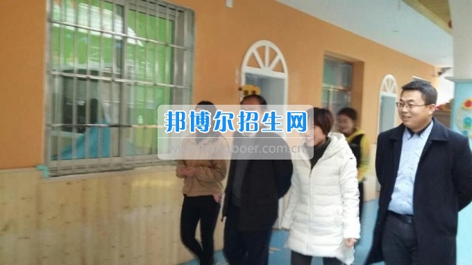 南充師范學校蔡禮儒校長赴高坪、嘉陵參加實習就業(yè)基地掛牌并看望實習生