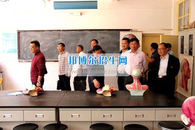 楚雄州2017年高校安全穩(wěn)定工作聯(lián)席會(huì)在楚雄醫(yī)藥高等?？茖W(xué)校召開