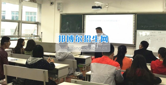 貴州職業(yè)技術(shù)學(xué)院中專部2017年首期SYB創(chuàng)業(yè)培訓(xùn)順利開(kāi)班