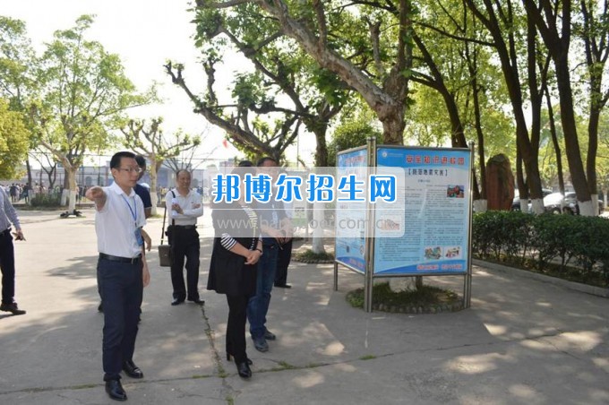 縣領導蔣龍珍率隊到四川省江安縣職業(yè)技術(shù)學校督查安全工作