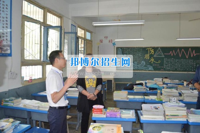 縣領導蔣龍珍率隊到四川省江安縣職業(yè)技術(shù)學校督查安全工作