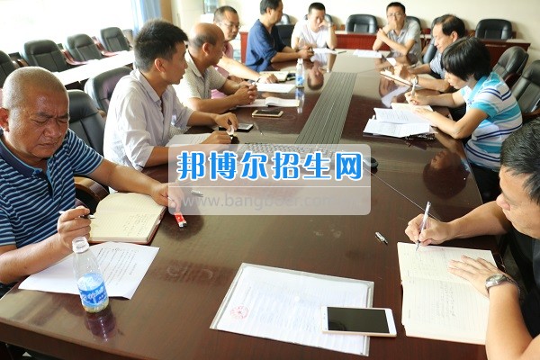 攀枝花市經貿旅游學校召開邊坡治理搶險工程后續(xù)治理工作專題推進會