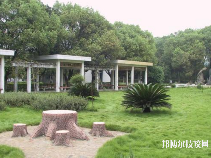 南昌鐵路保安中等專(zhuān)業(yè)學(xué)校5