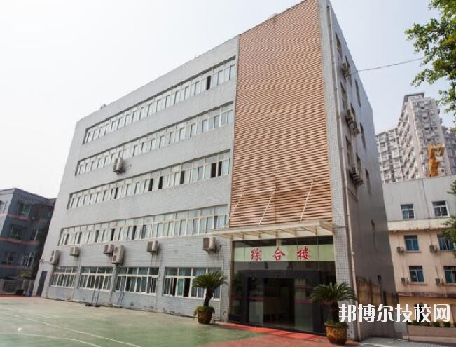 重慶建筑高級技工學(xué)校2020年報(bào)名條件、招生要求、招生對象