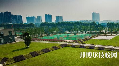 重慶城市建設(shè)技工學(xué)校2020年報名條件、招生要求、招生對象