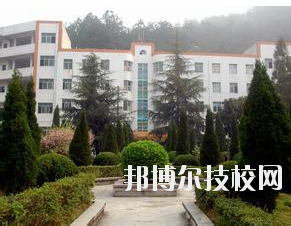 黔南民族衛(wèi)生學(xué)校2020年學(xué)費(fèi)、收費(fèi)多少