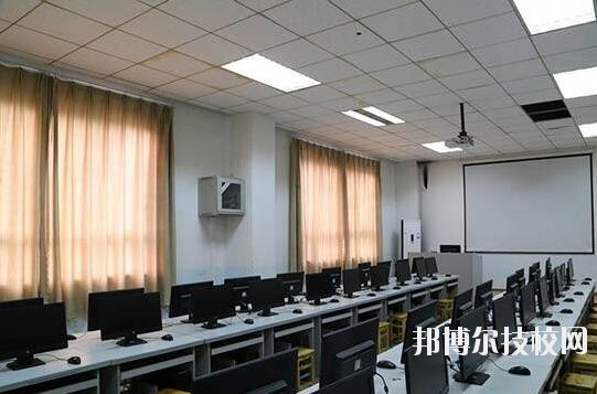 重慶建材技工學(xué)校2020年報(bào)名條件、招生要求、招生對(duì)象