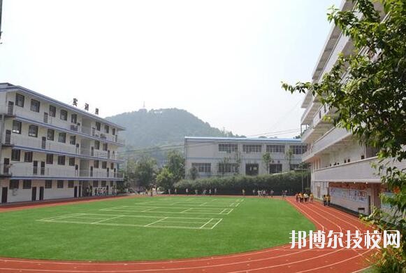 重慶知行衛(wèi)生學校2020年報名條件、招生要求、招生對象