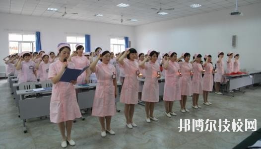 成都成醫(yī)一附院護士學校學校怎么樣