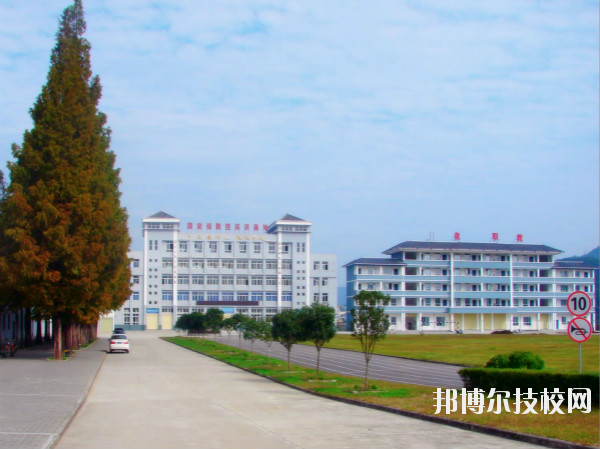 石泉縣職業(yè)教育中心2020年報名條件、招生要求、招生對象