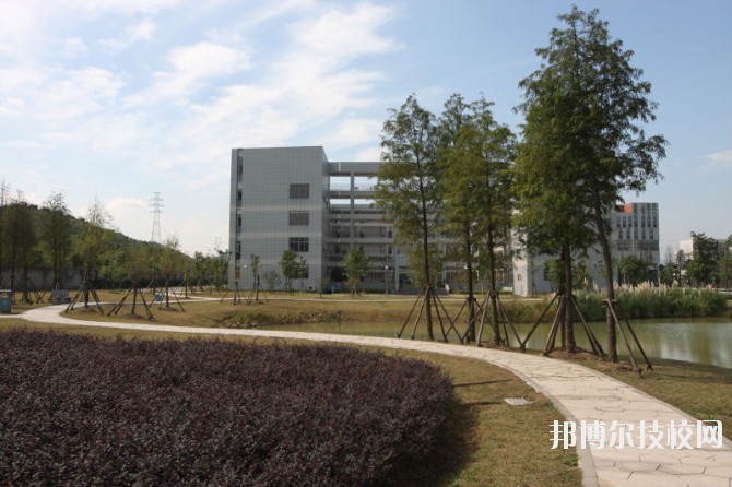 湖州中等衛(wèi)生專業(yè)學(xué)校2020年報(bào)名條件、招生要求、招生對(duì)象