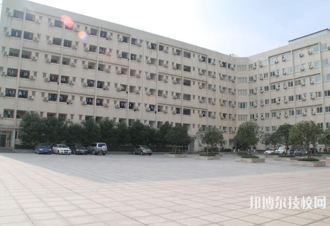 重慶礦業(yè)工程學(xué)校怎么樣、好不好
