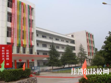 江西通用技術(shù)工程學(xué)校2020年報(bào)名條件、招生要求、招生對象