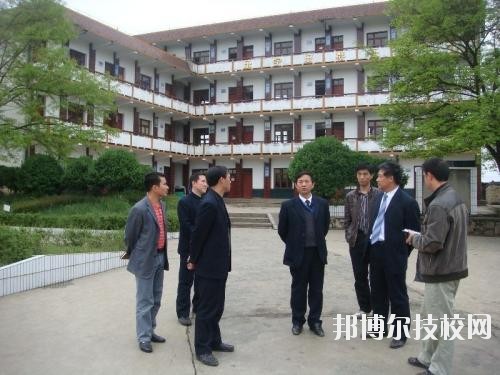遵義播州中等職業(yè)學(xué)校2020年招生辦聯(lián)系電話(huà)