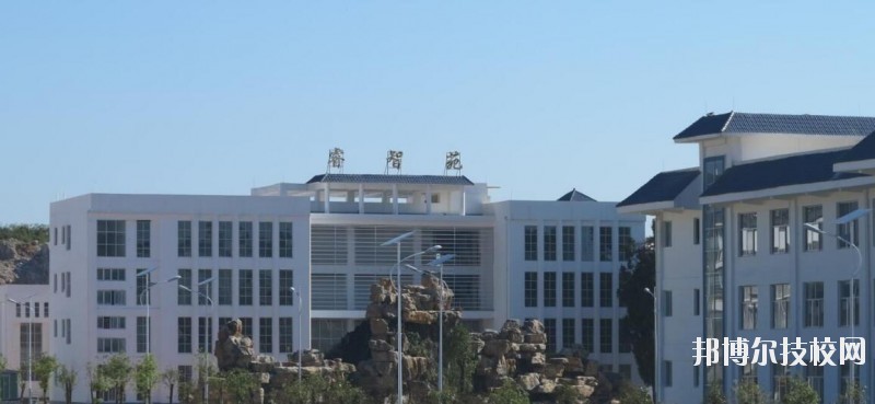 銅仁交通學(xué)校2020年招生辦聯(lián)系電話(huà)
