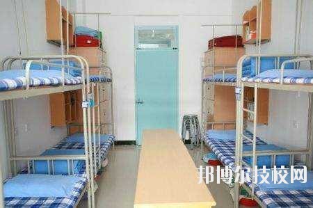 西安市商貿旅游成人中等專業(yè)學校2020年宿舍條件 