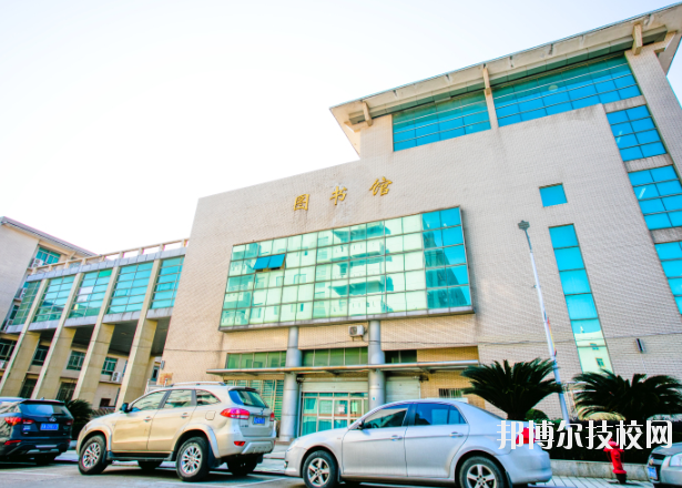 江西機(jī)械高級(jí)技工學(xué)校2020年報(bào)名條件、招生要求、招生對(duì)象