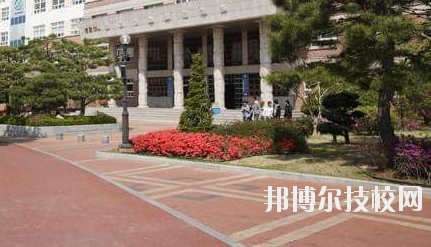 張掖市育才技工學(xué)校2020年報(bào)名條件、招生要求、招生對象