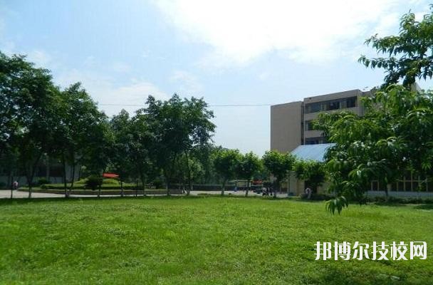 成都廣播電視中等專業(yè)學(xué)校2020年報(bào)名條件、招生要求、招生對(duì)象