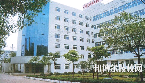 國營八二一廠技工學(xué)校2020年報(bào)名條件、招生要求、招生對象