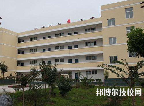 鳳縣職業(yè)教育中心2020年報名條件、招生要求、招生對象