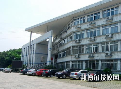 鄞州職業(yè)高級中學(xué)2020年報名條件、招生要求、招生對象